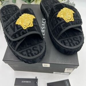 Versace | Shoes | Versace 03792 Mens Black Leather Loafer  display picture 2